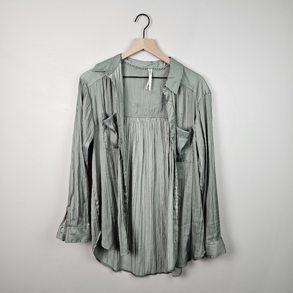 Anthropologie Tops - Anthropologie Relaxed Button Down Green Medium